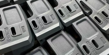 Warum halten Rührwerksflügel aus hochchromhaltigem Stahl 200 % länger als Standard-Rührwerksteile?